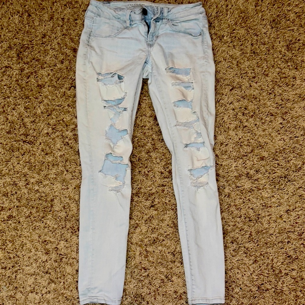 American Eagle low rise, light wash, ripped jeans